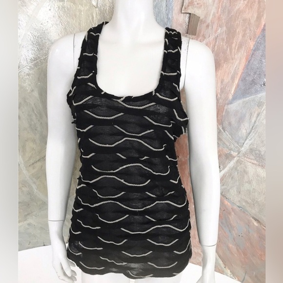 4/$25👀 Max Studio XL Black and White Wave Patterned Racer Back Tank Top - Picture 8 of 9